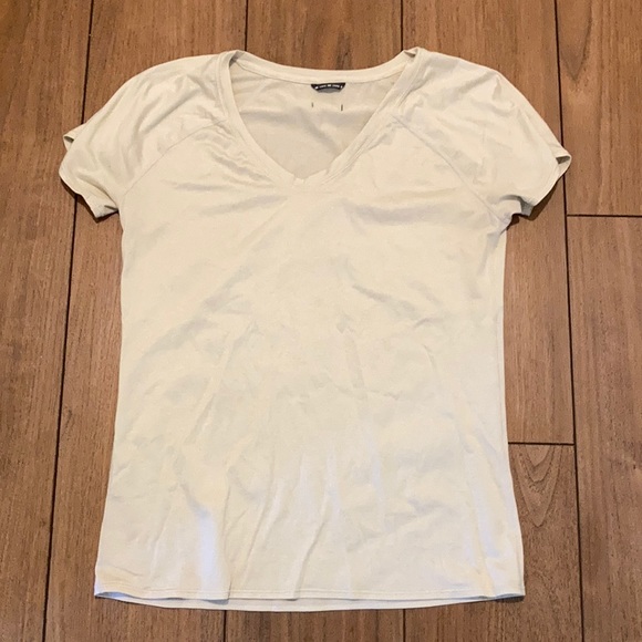 oiselle Tops - Oiselle Light Lux V neck shirt